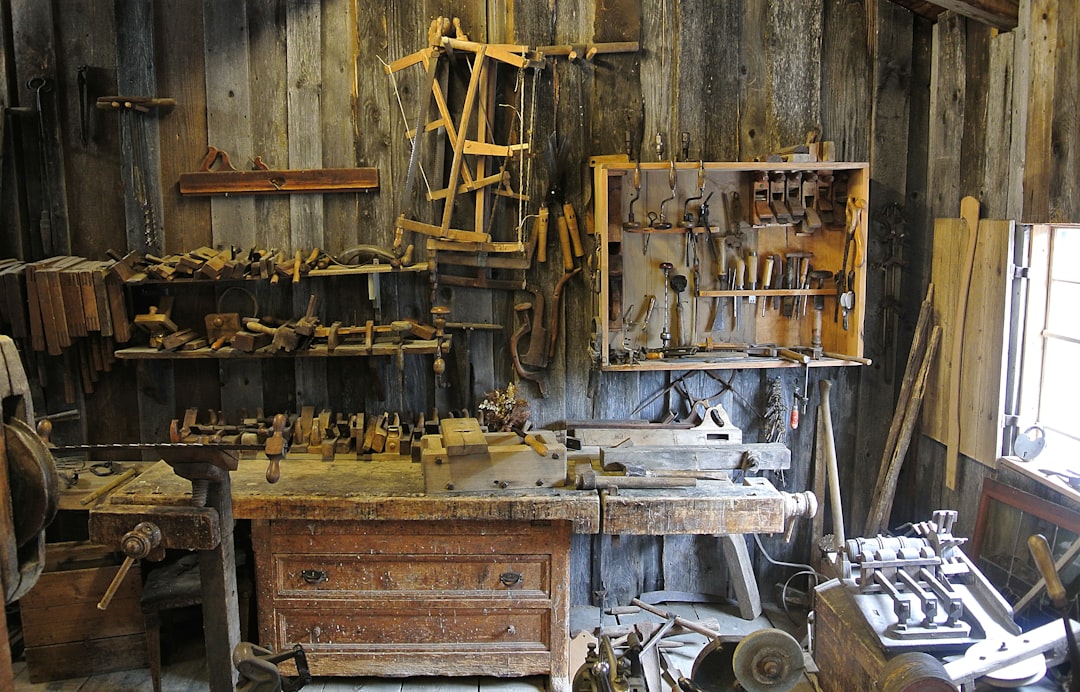 What Height Should a Woodworking Bench Be?